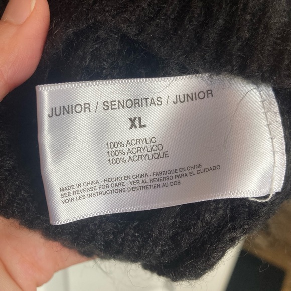 L.E.I. Knit Sweater - Picture 4 of 4